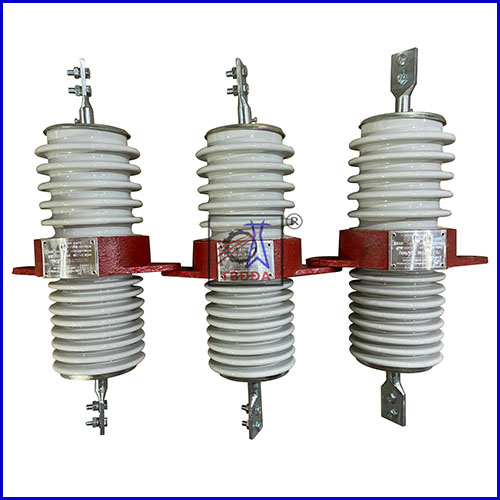 Sứ xuyên tường 15kV gốm